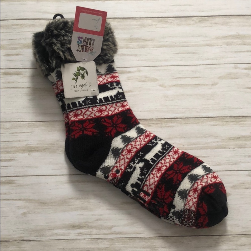 NEW!! Muk Luks Christmas socks with jojoba oil